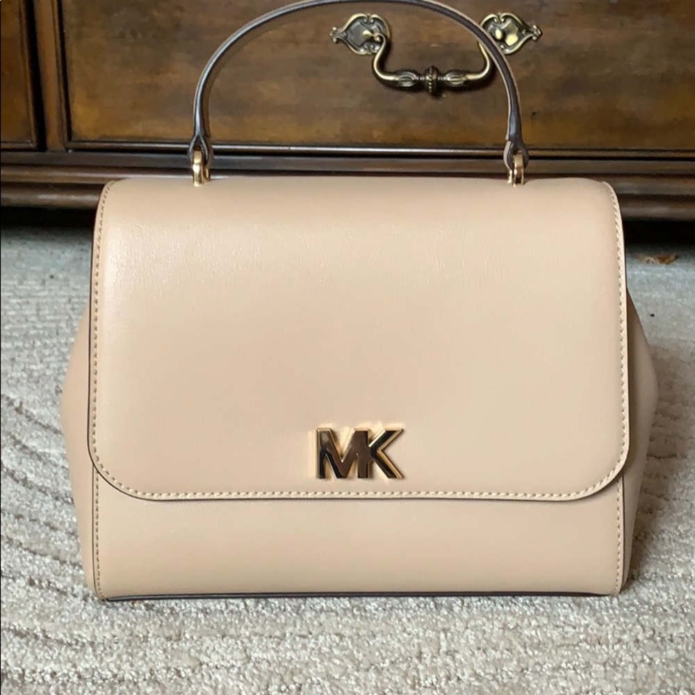 Brand new Michael Kors Leather handbag( with tag)